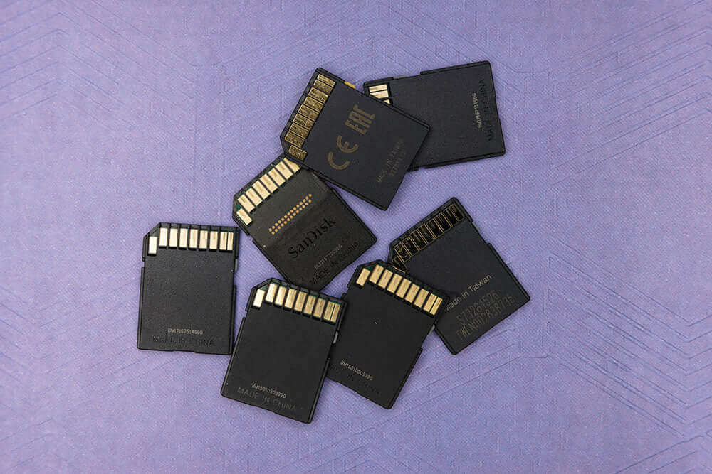 Which Memory Card Is Best for a Camera: SD or MicroSD?